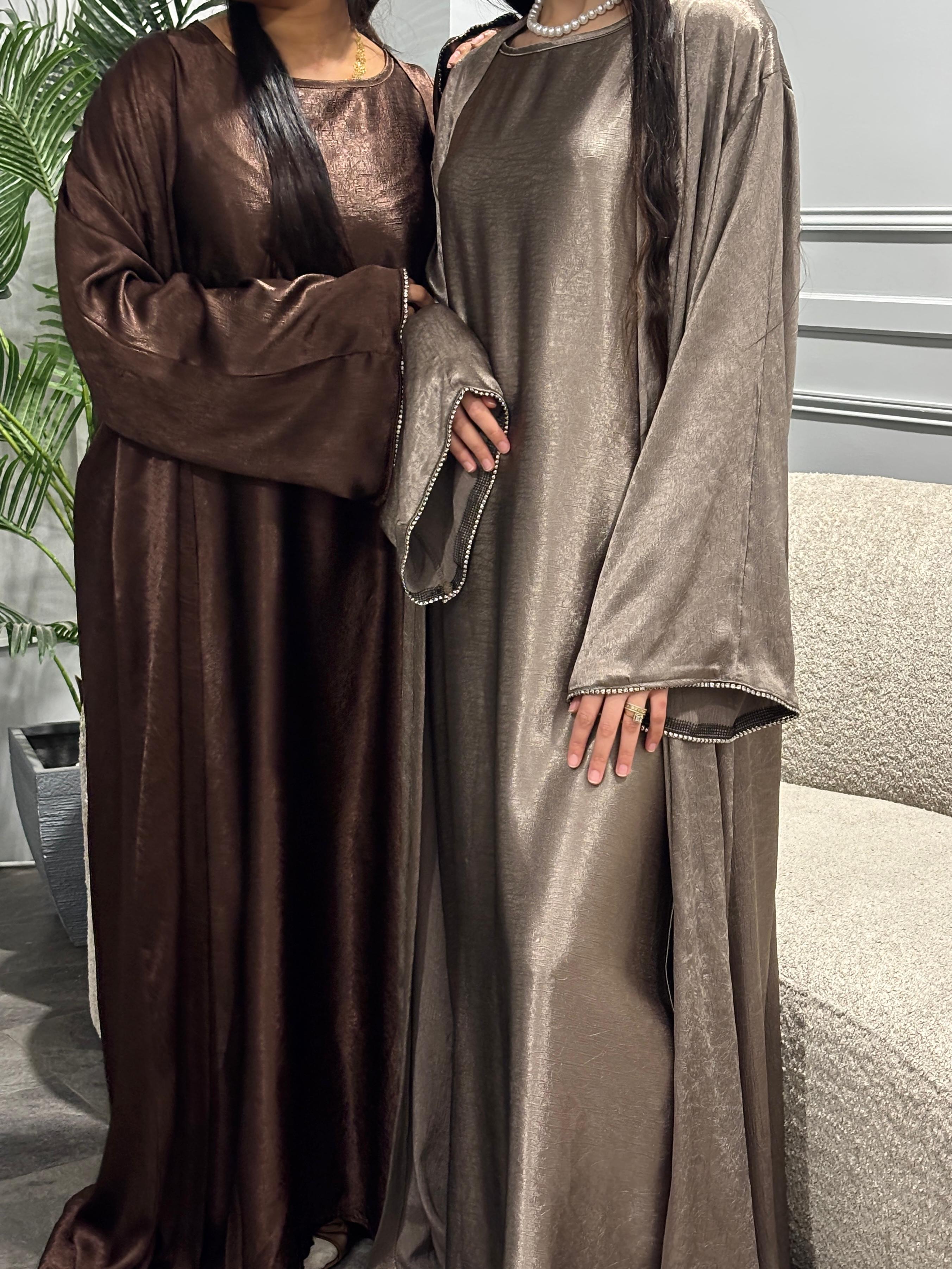 Robe satinée avec kimono