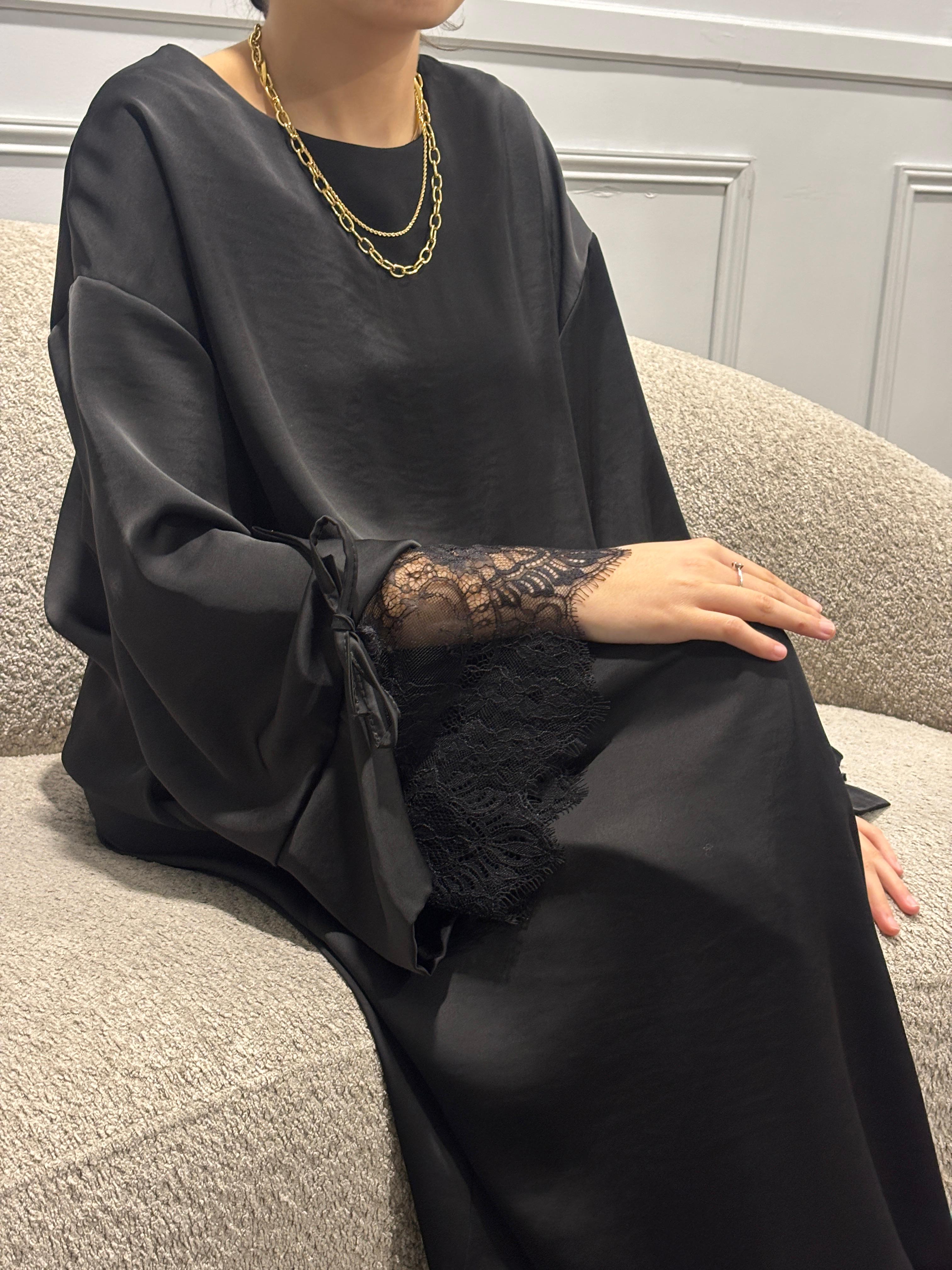 Robe manche dentelle
