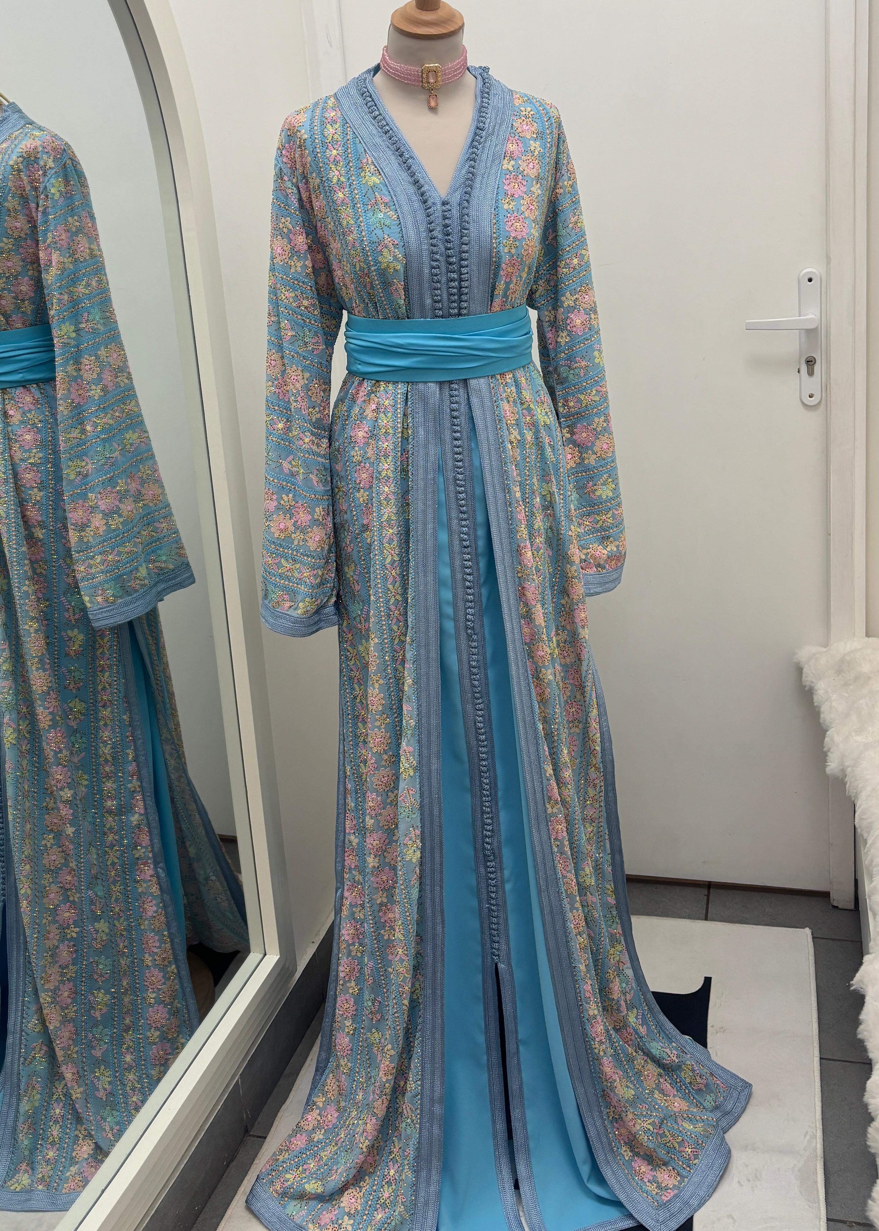 TAKCHITA SARI