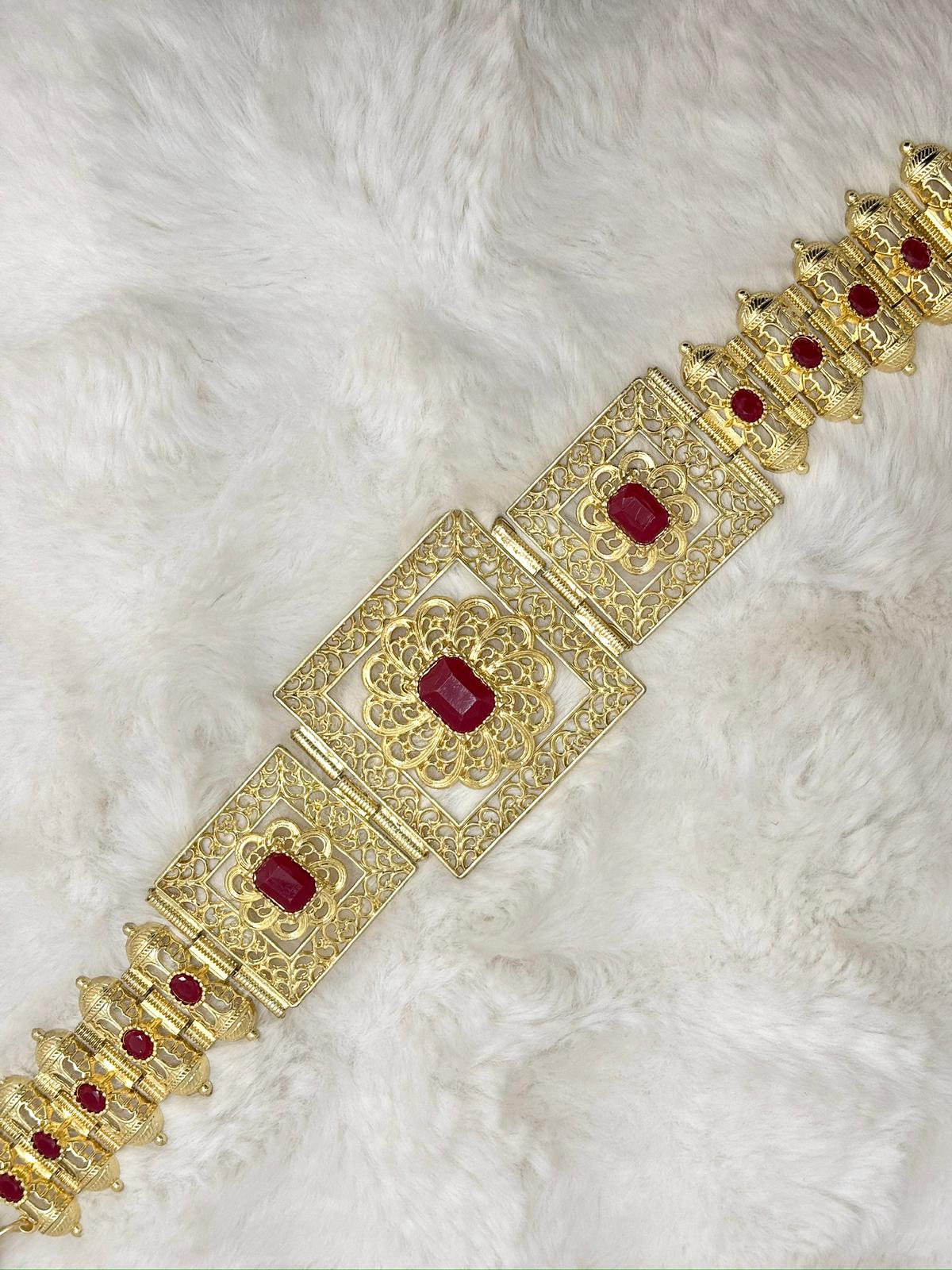 Ceinture métallique rouge et dorée