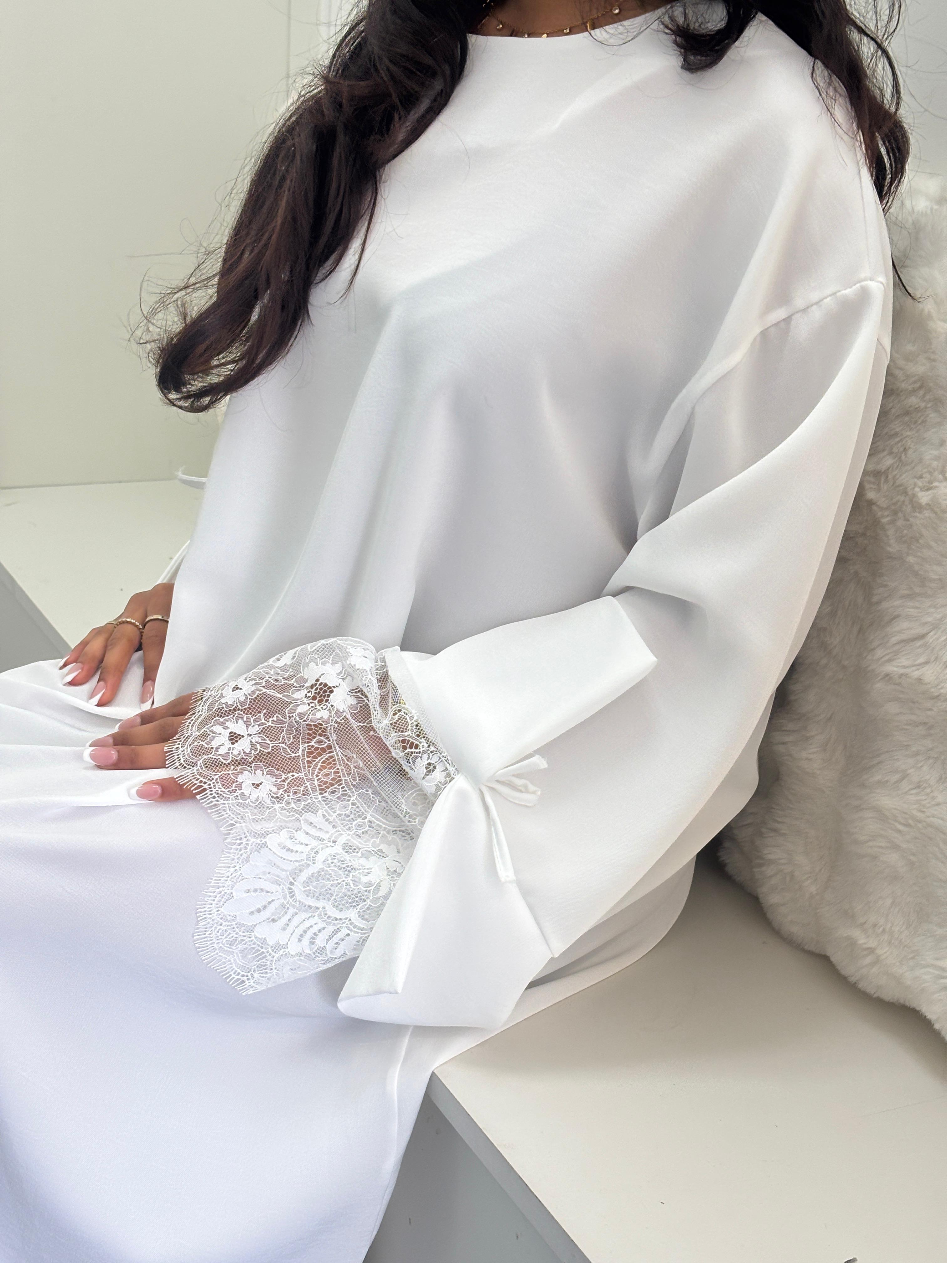 Robe manche dentelle