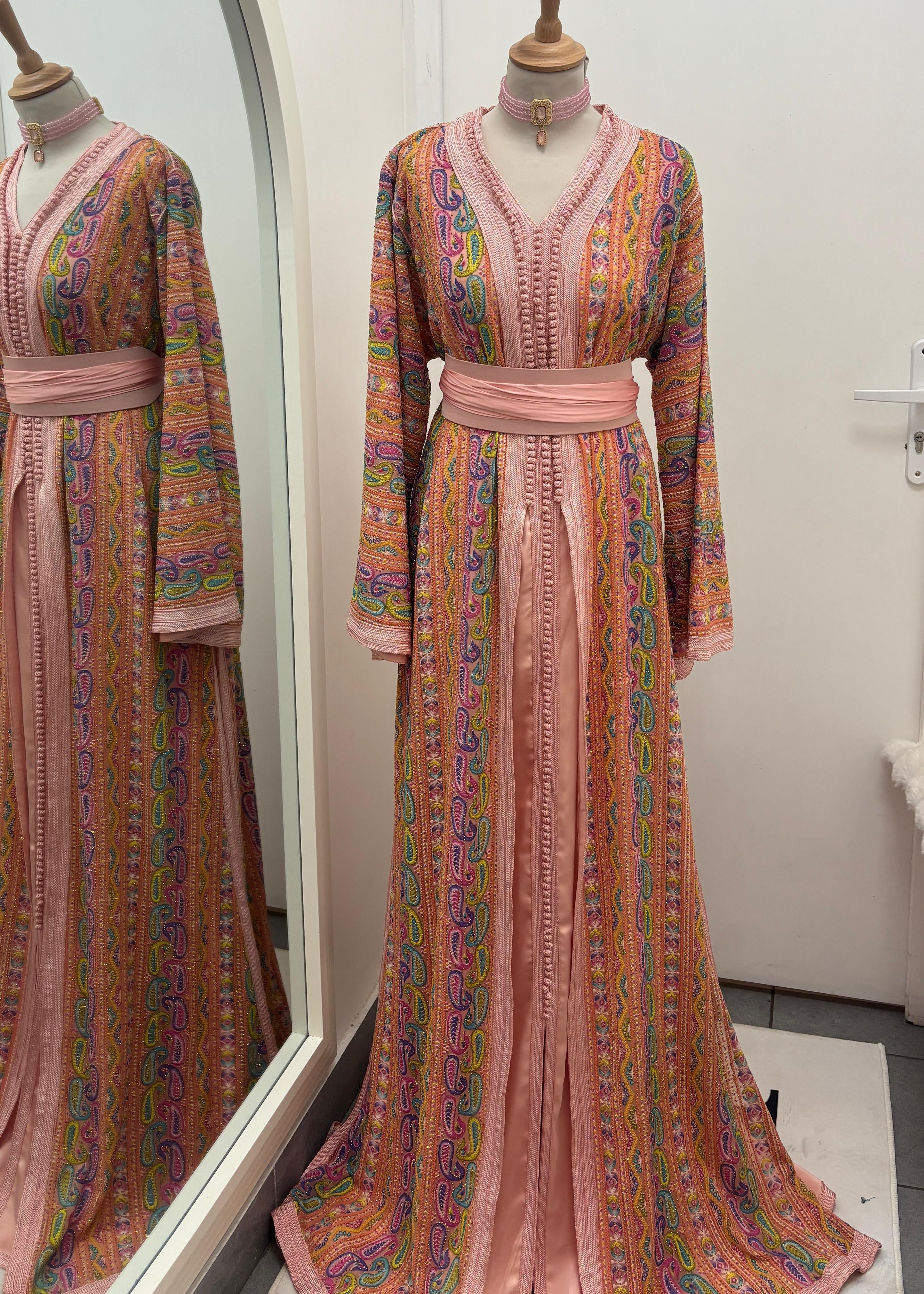 TAKCHITA SARI
